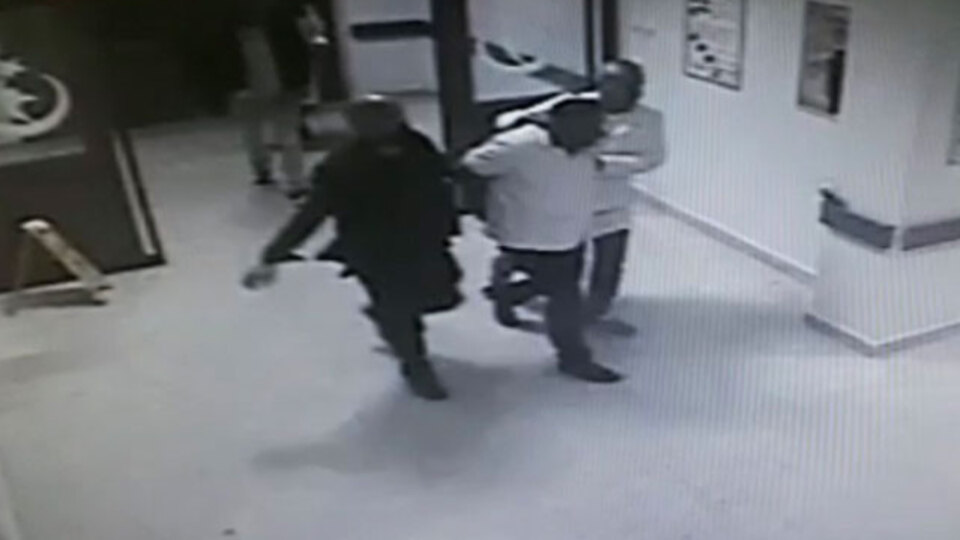 Doktor kıyafetli polisler suçüstü yakaladı