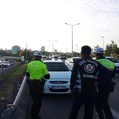 Başkan'ın aracına 'çakar' cezası