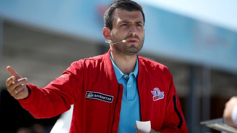 Bayraktar'dan Ahmet Kaya'lı paylaşım