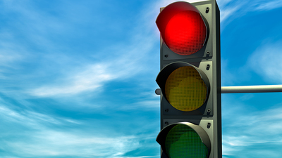 Yargıtay: Kırmızı ışıkta geçmek işten atılma nedeni