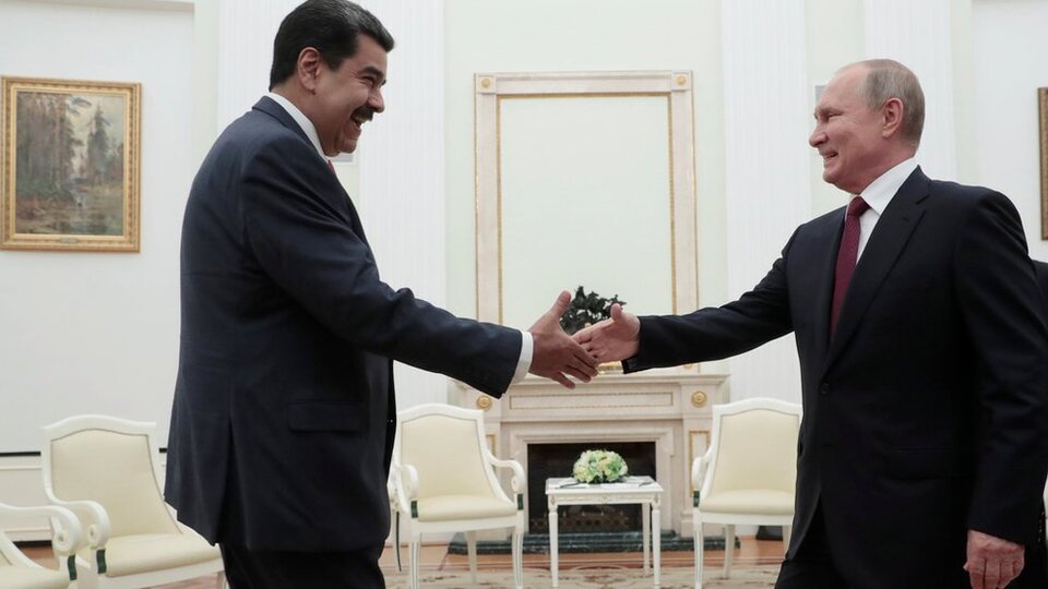 Putin'den Maduro'ya: Muhalefetle diyaloğa girmemek akıl dışı olur