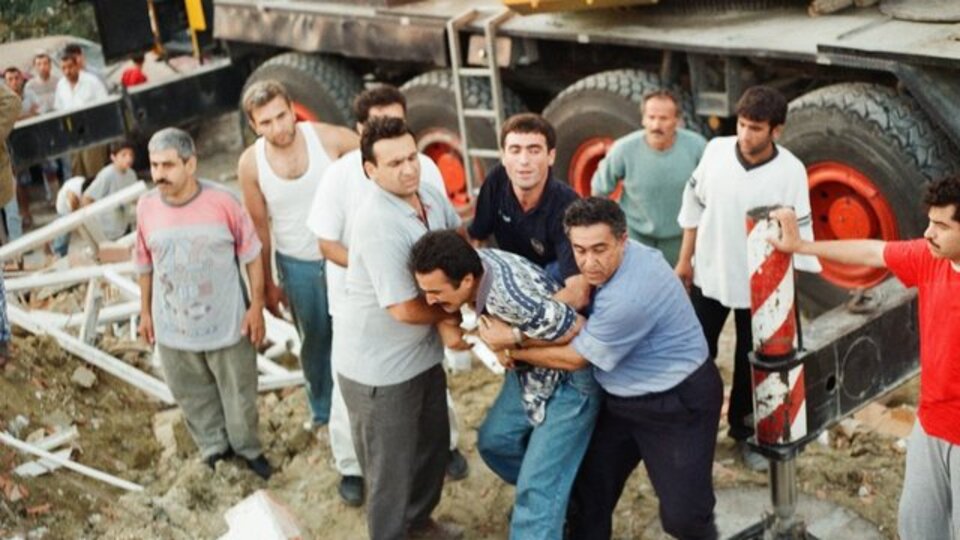 17 Ağustos depremi kaç büyüklüğünde oldu?