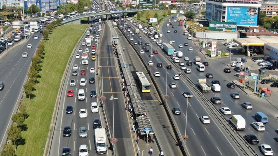 İstanbul trafiği felç!