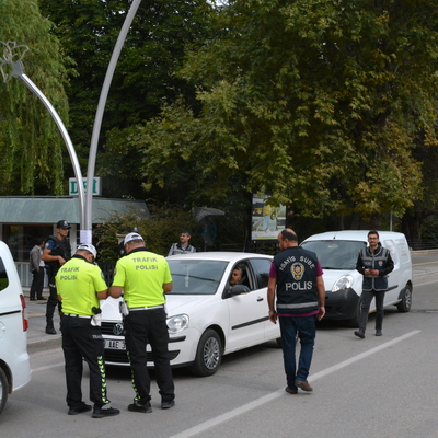 5 bin 63 sürücüye sigara cezası!