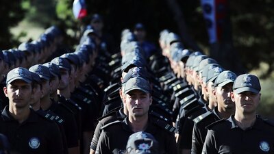 Hukuk fakültesi mezunlarının polis olarak görev yapması ne sonuç doğurur?