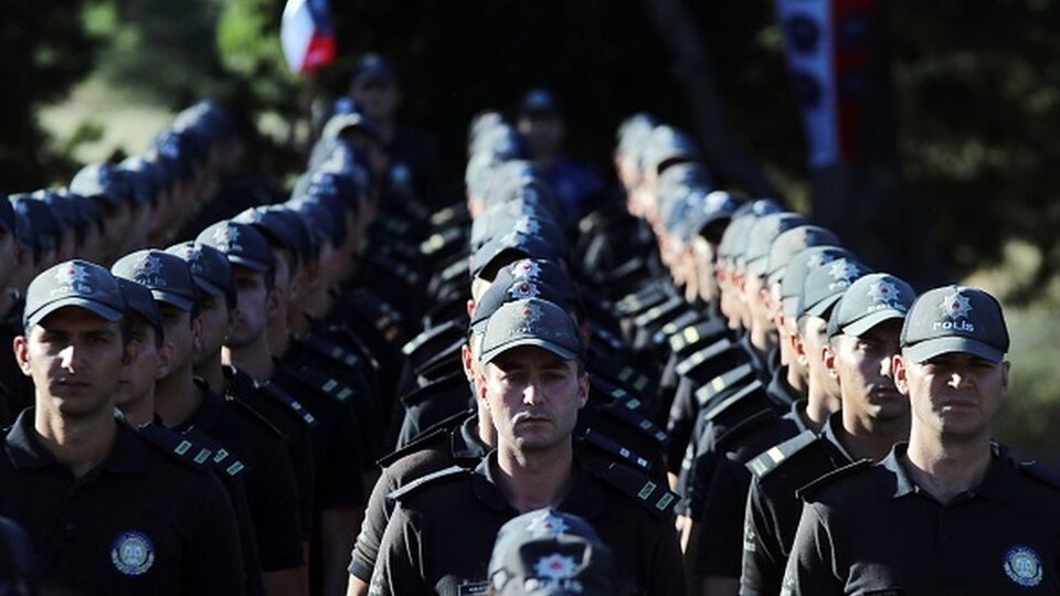 Hukuk fakültesi mezunlarının polis olarak görev yapması ne sonuç doğurur?