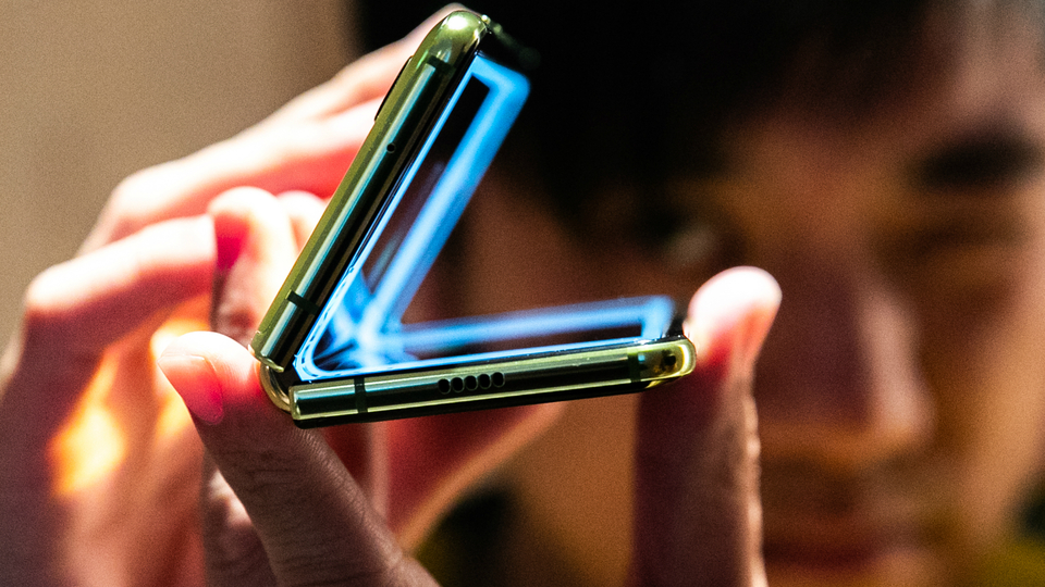 Katlarken aman dikkat! Ekran değişimi bile 600 dolar