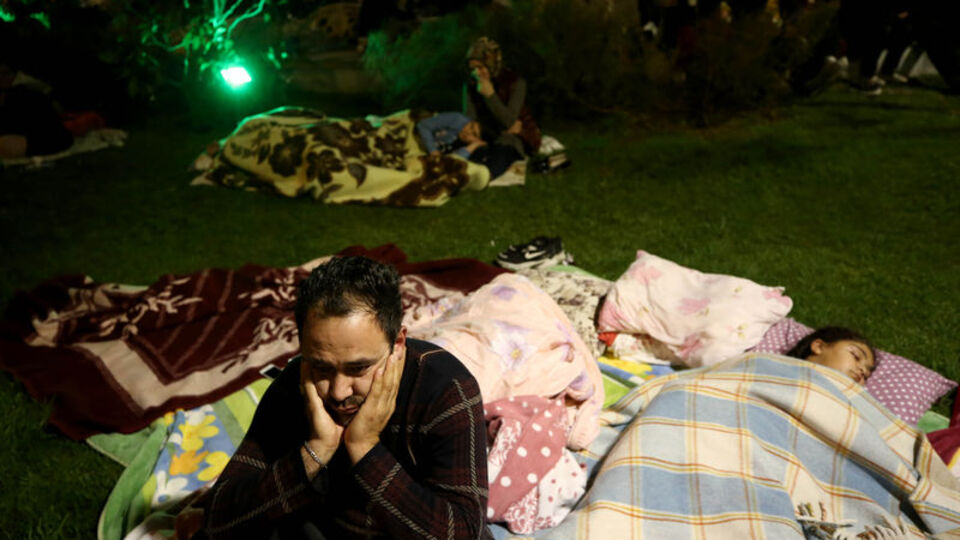 Parklarda sabahladılar!