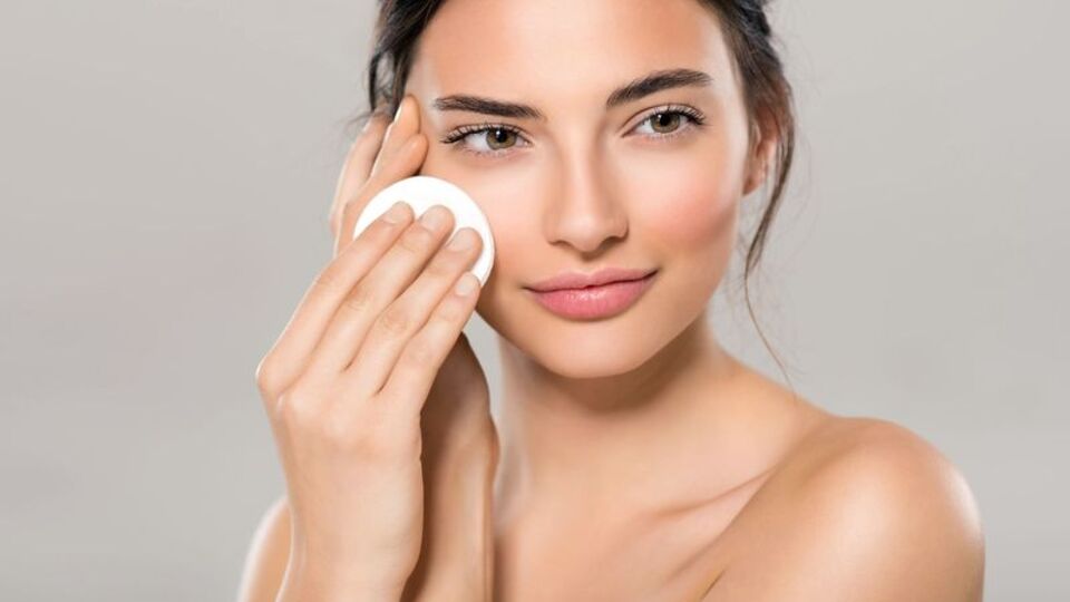 Cilt sıkılaştırıcı nar maskesi