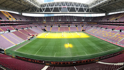 Galatasaray ile Fenerbahçe'nin tribün rekabeti