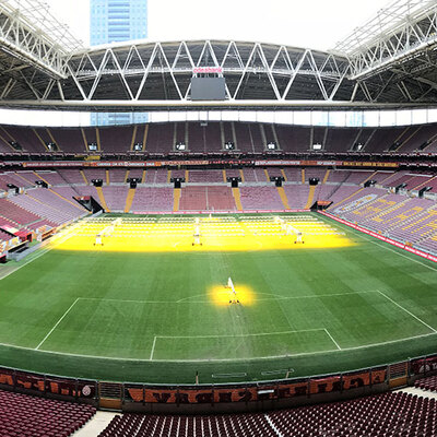 Galatasaray ile Fenerbahçe'nin tribün rekabeti