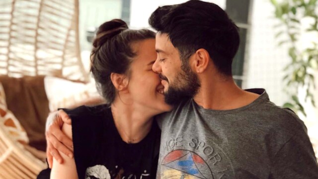 "Bir olduğumuz günlere iki sene daha eklendi"