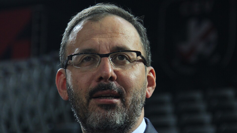 Bakan Kasapoğlu'ndan dostluk çağrısı