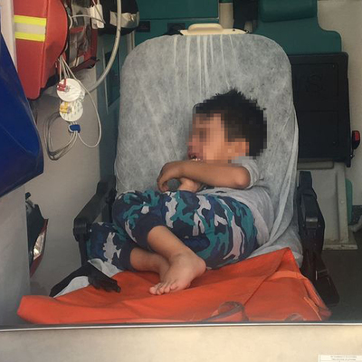 Annesi minibüste bıraktı! Engelli çocuk fenalaştı!