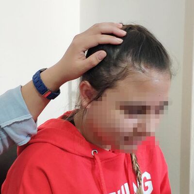 Öğrenciye kapı kolu fırlattı, hastaneye bile götürmedi