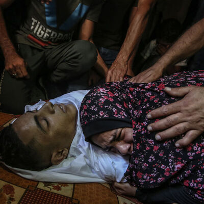 İsrail askeri vuruyor! Gazze ölüyor!