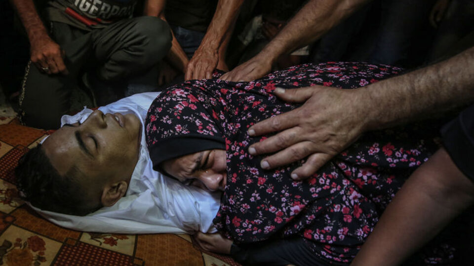 İsrail askeri vuruyor! Gazze ölüyor!