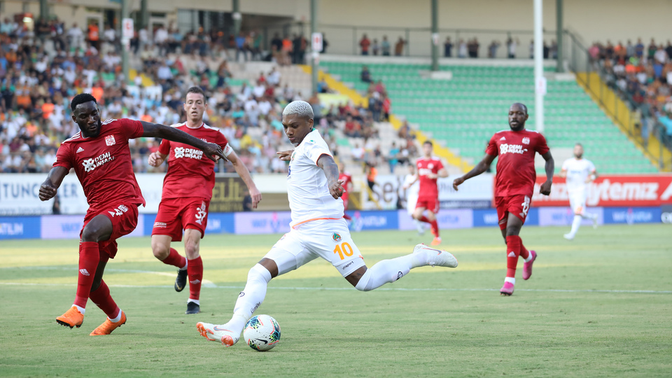 Lider puan kaybetti!