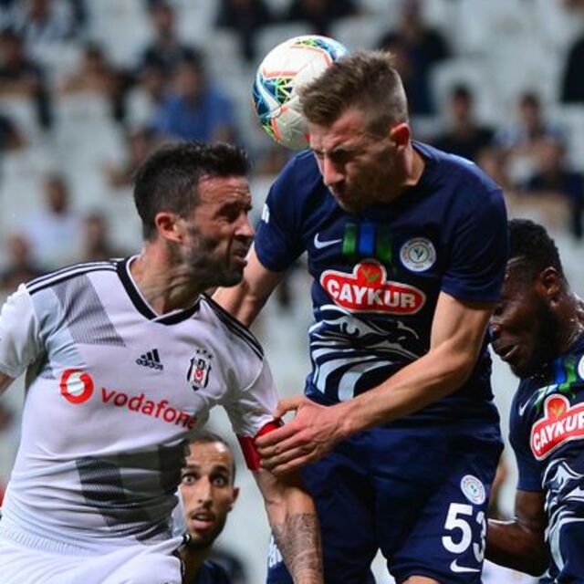 Vida göbeğe, Gökhan Gönül sağa