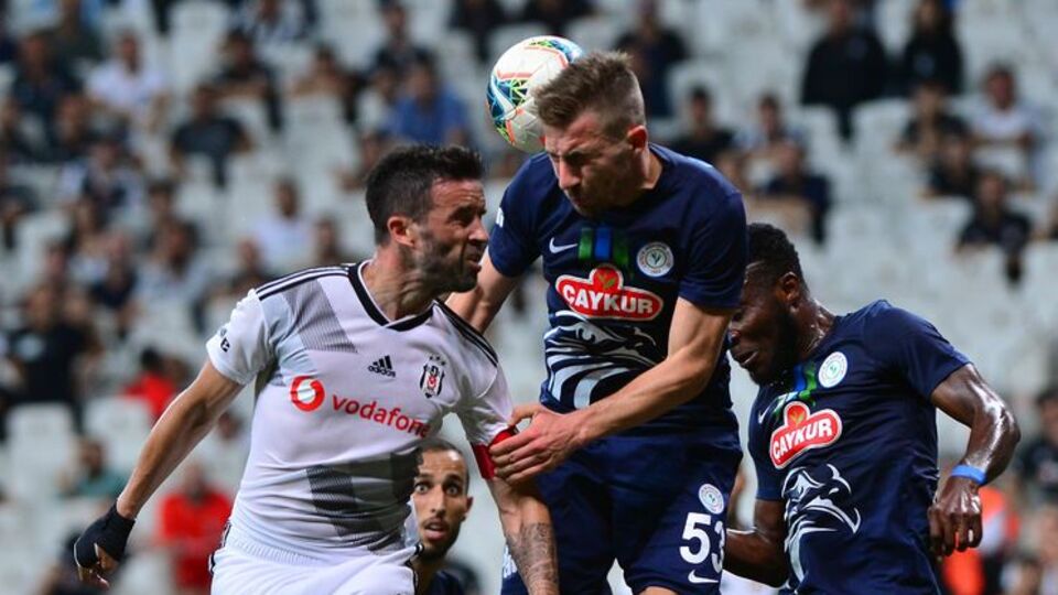 Vida göbeğe, Gökhan Gönül sağa