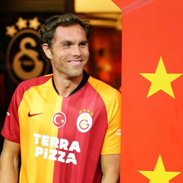 Elmander derbiyi tribünden izledi