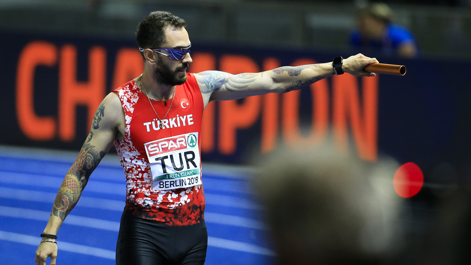 Ramil Guliyev yarı finalde!