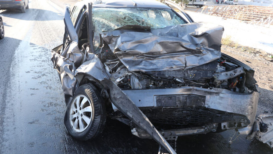 Nişan yolunda feci trafik kazası!