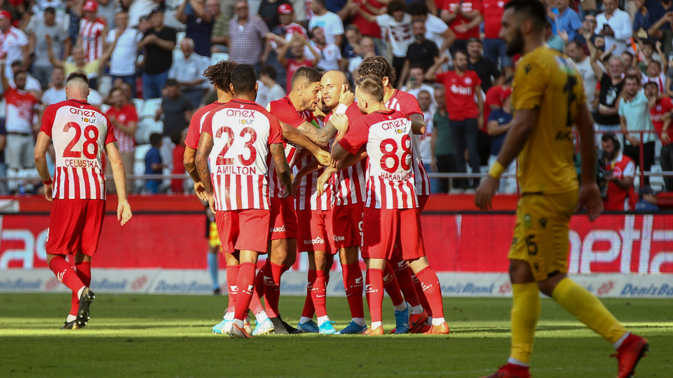 Antalyaspor 4 maç sonra kazandı!