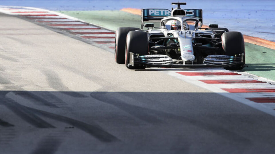 Rusya'da zafer Hamilton'ın