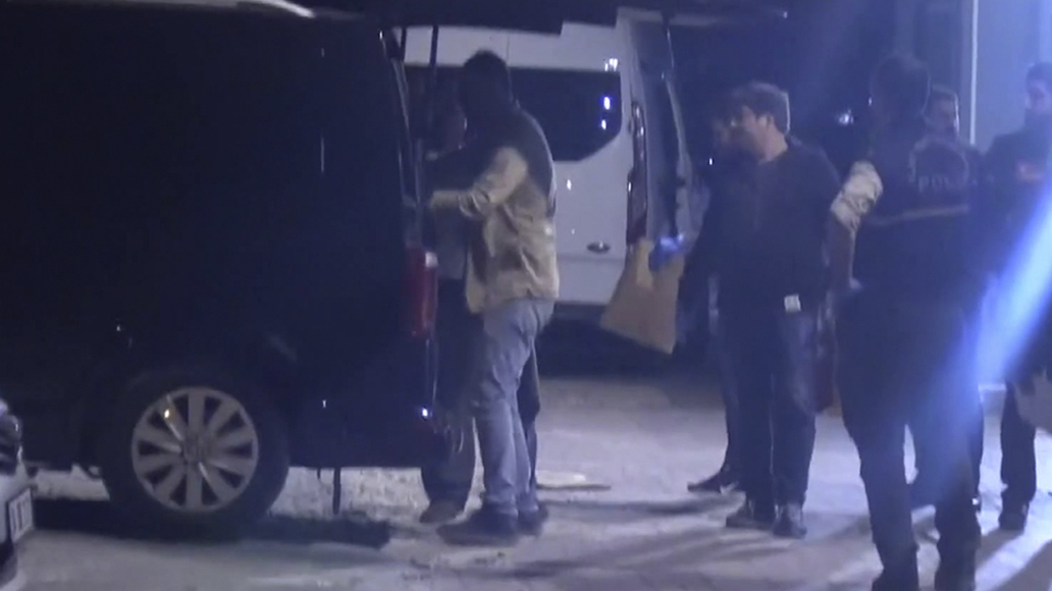 İzmir polisinden uyuşturucu tacirlerine darbe