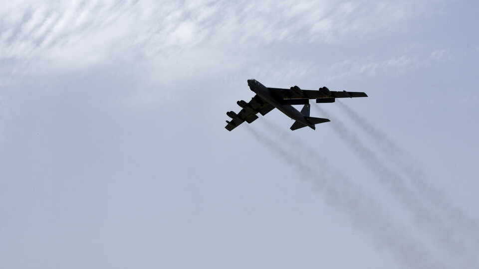 ABD, Katar'daki hava harekat merkezini kapattı!