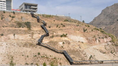 5 kilometre, 550 basamak! Bakın nereye ulaşıyorlar
