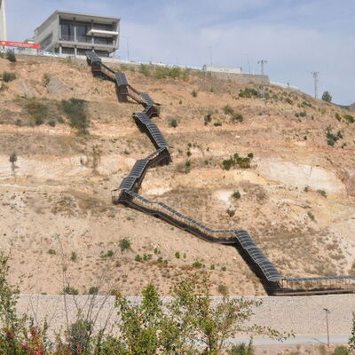 5 kilometre, 550 basamak! Bakın nereye ulaşıyorlar