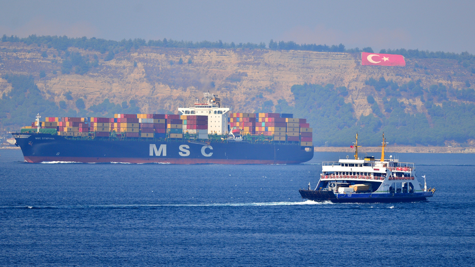 Boğazlardan 6 ayda 40 bin 880 gemi geçti