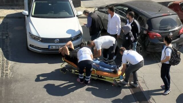Yenibosna'da silahlı saldırı: 2 yaralı