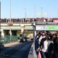 Metrobüste bu sabah insan seli