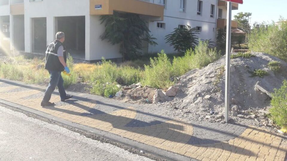 Yine kadına şiddet! Sokak ortasında bıçakladı...