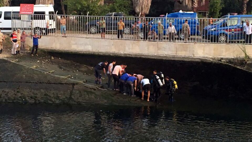 Bir kova su almak için canından oldu