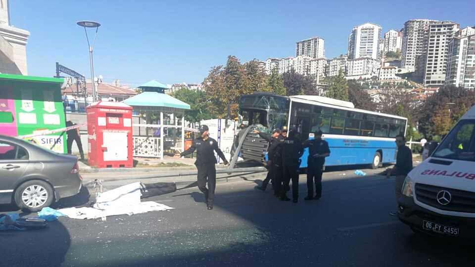 Ankara'da halk otobüsü durağa daldı! 4 ölü