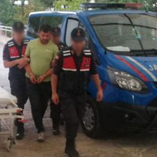 Denizli'de yaklaşık 16 kilogram esrar ele geçirdi