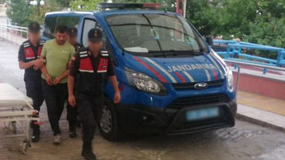 Denizli'de yaklaşık 16 kilogram esrar ele geçirdi