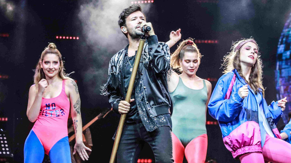 Yalın'dan sürpriz turne