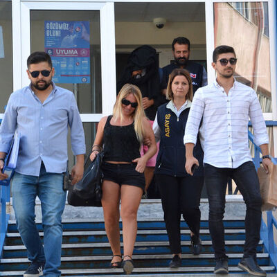 Lüks yatta fuhuşa baskın! Helen ve köleleri yakalandı!