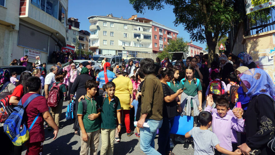 Okullarda 'ilk gün' kaosu! O okullar ikili öğretime geçti