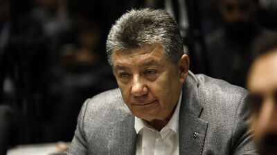 Tarık Ünlüoğlu kimdir?