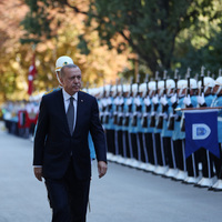 "Yeni sistemi revize etmek ciddiyetle bağdaşmaz"