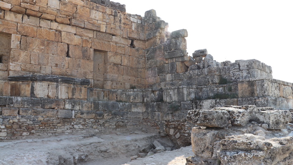 Bin 800 yıl önce de depremden korunmaya çalışmışlar