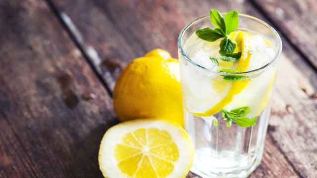 Bol bol tüketin! İşte Limonlu suyun faydaları!