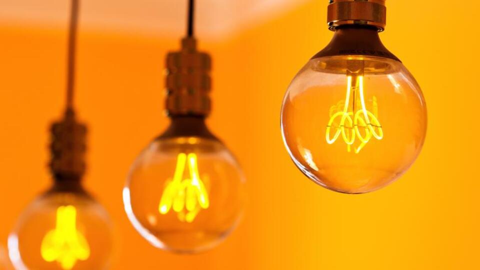 Yüzbinlerce ticarethaneye indirimli elektrik yolu