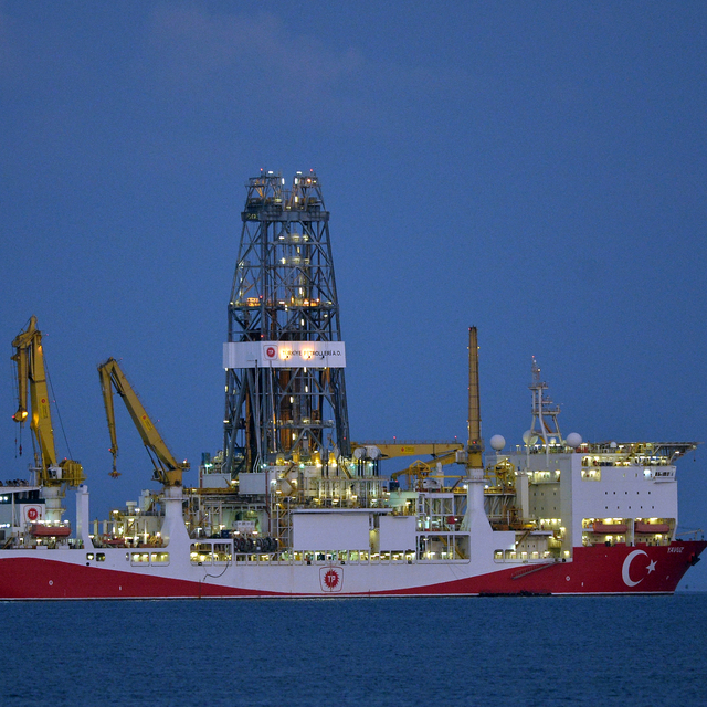 Yavuz sondaj gemisi Güzelyurt-1 kuyusuna doğru ilerliyor